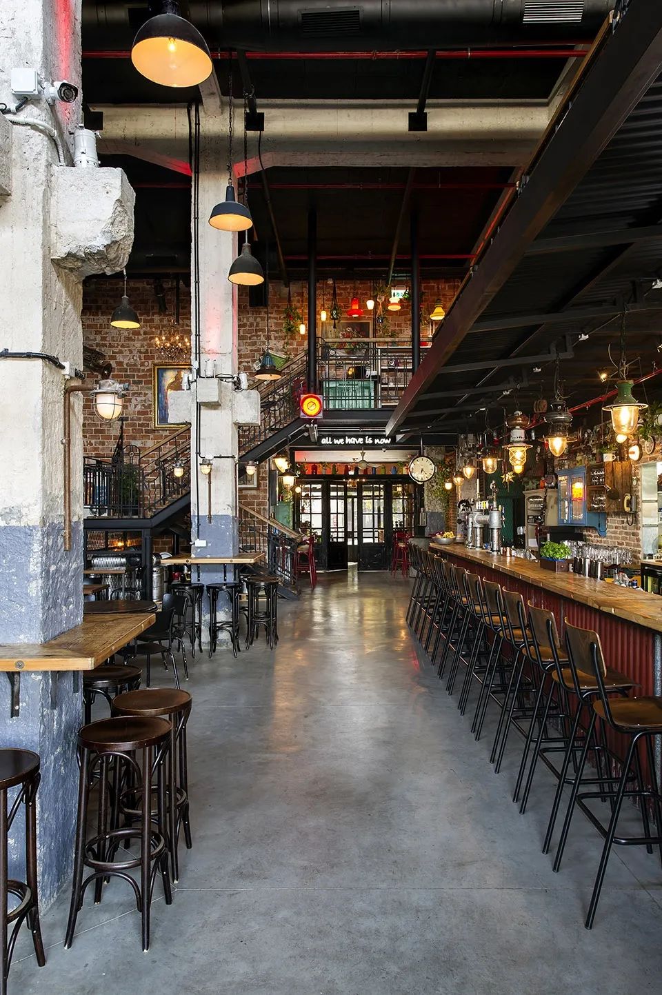 充滿折衷主義風格的酒吧 以色列海法市酒吧 Israel Haifa Fattoush Bar/k.o.t architects