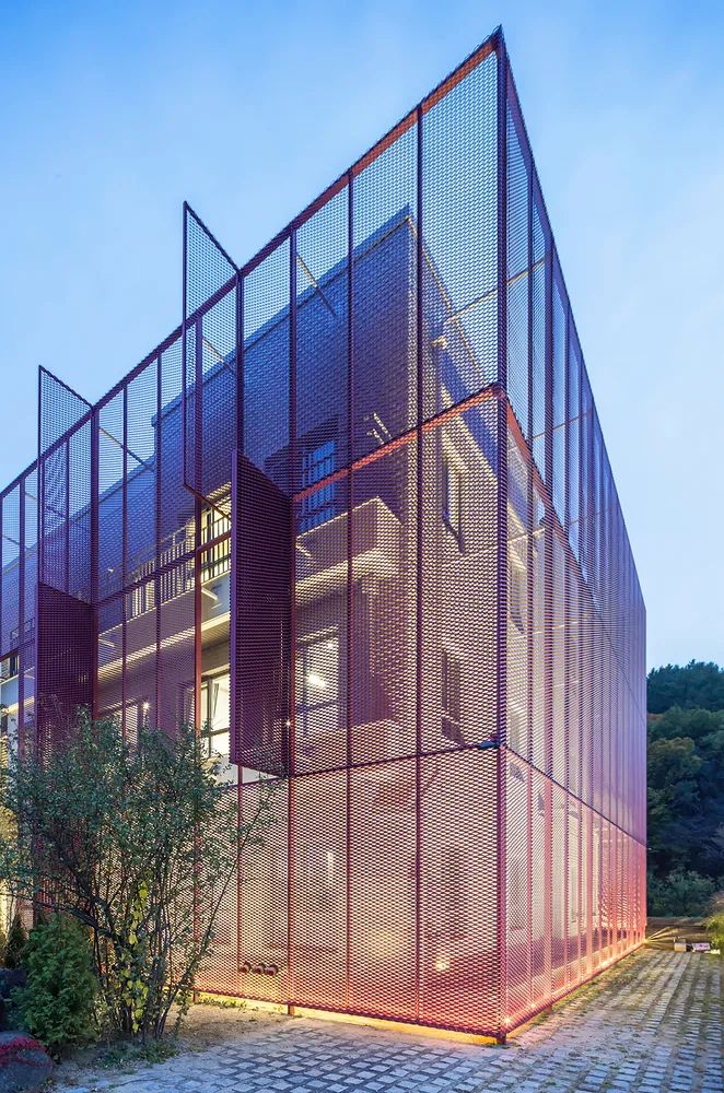 外立面使用擴張網 expanded metal mesh 首爾金谷洞辦公室室內設計改造 Seoul Office interior design/BCHO Architects Associates