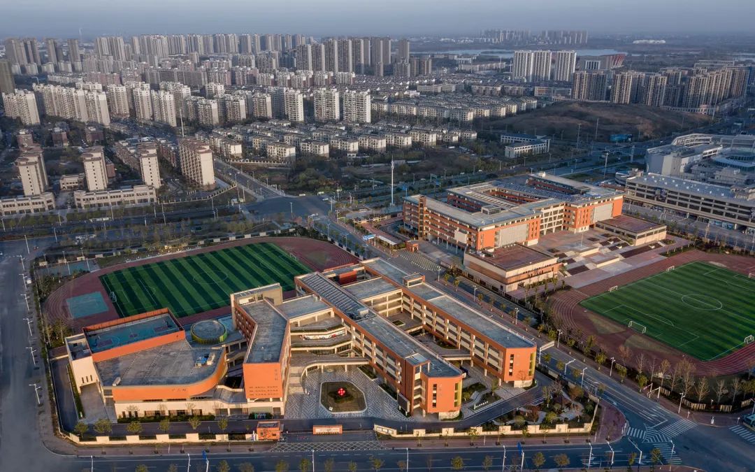 China School Campus Architecture Design 中國銅陵市十五中西湖校區及師範附小新校區／地平線建築設計