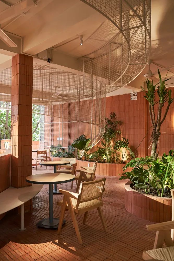 越南胡志明市兄弟咖啡烘焙館Anh Coffee Roastery 安氏咖啡烘焙坊／Red5studio