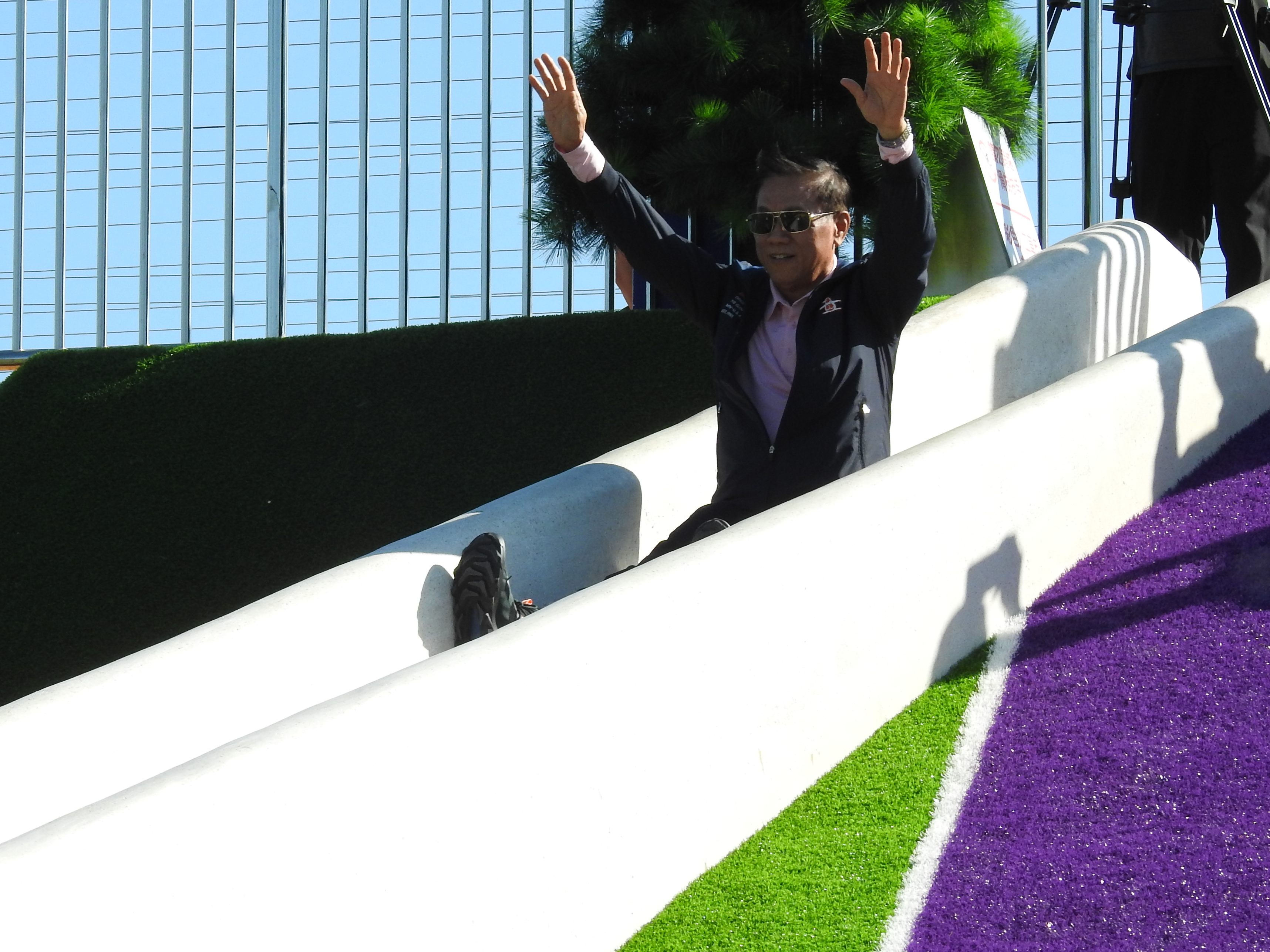 南投最大親子共融特色公園「名間親子生態園區」 林明溱當孩子王率先體驗