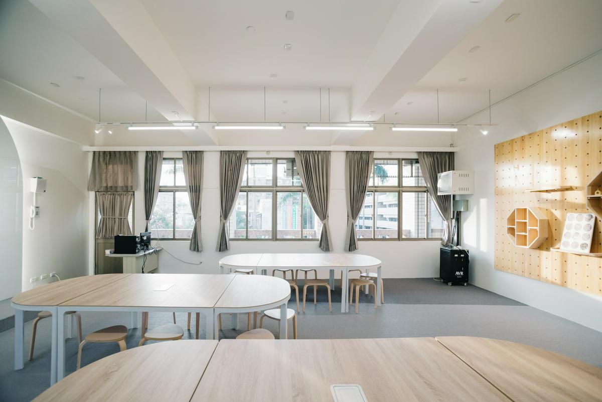 改造後—討論創作室 台南市勝利國小教室改造 classroom interior design／木介空間設計