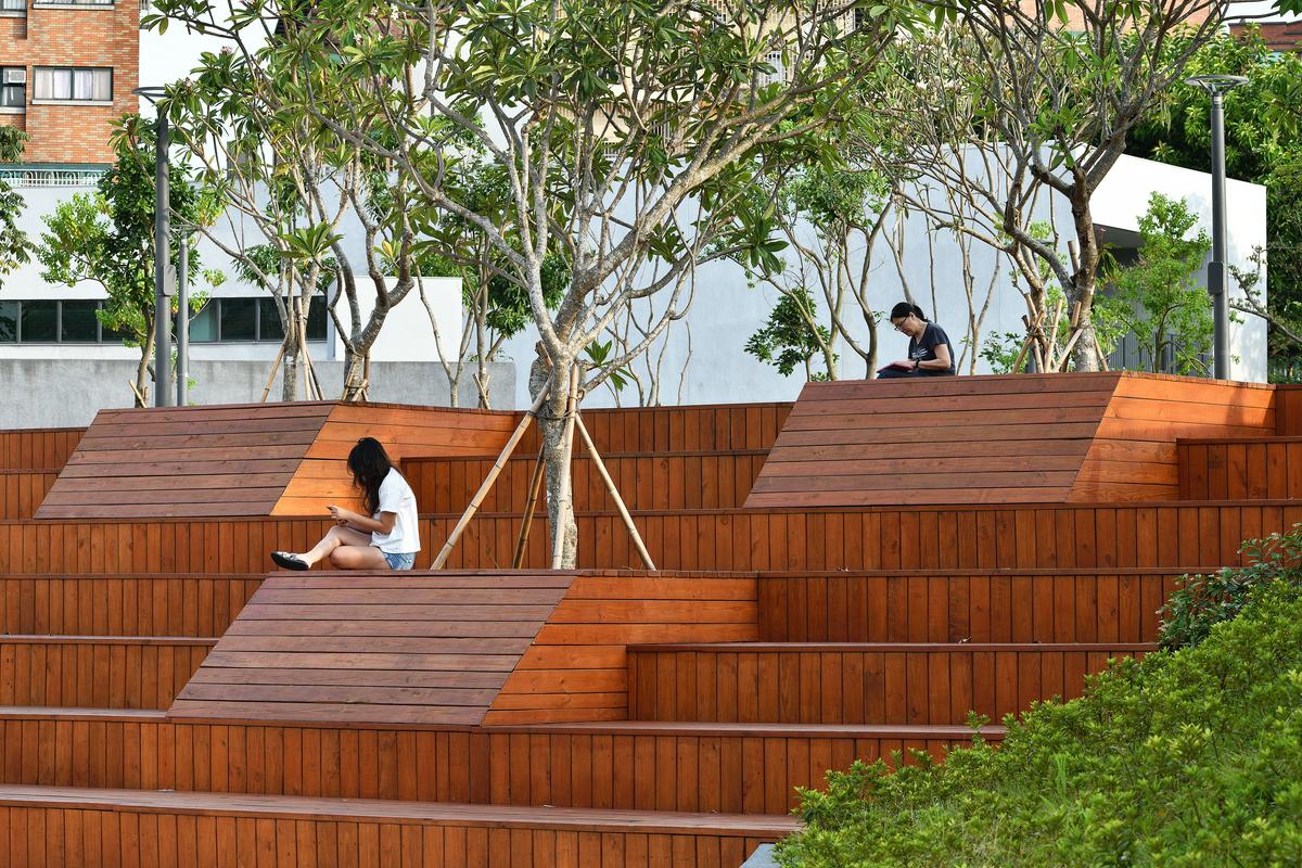 桃園南門公園地下停車場及南門市民活動中心／境向聯合建築師事務所