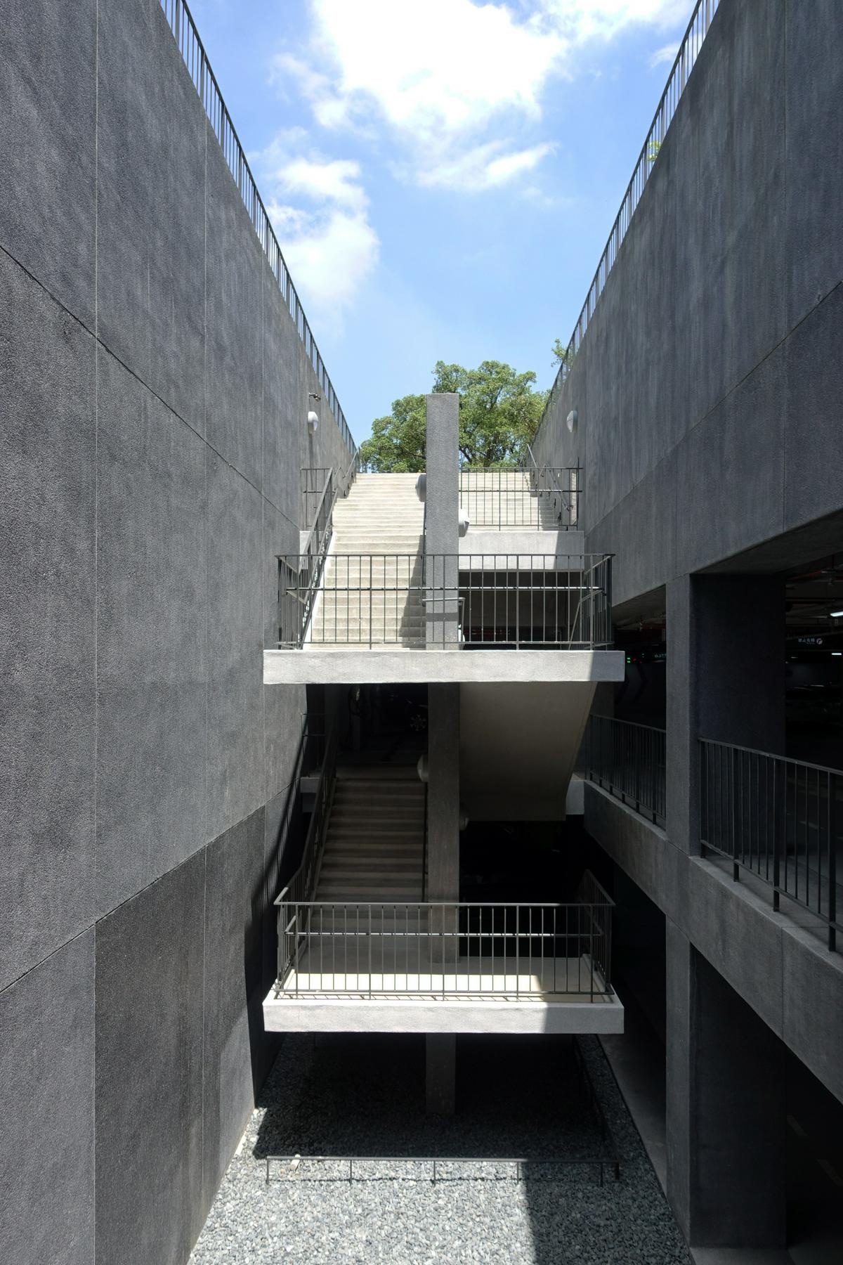 桃園南門公園地下停車場及南門市民活動中心／境向聯合建築師事務所