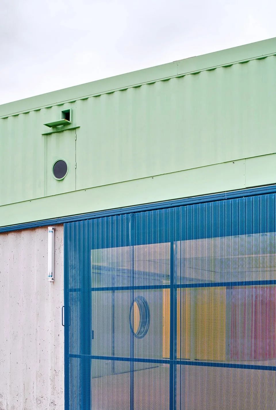 西班牙狗與人及其他物種訓練學校Educan School for Dogs, Humans and Other Species／Eeestudio + Lys Villalba
