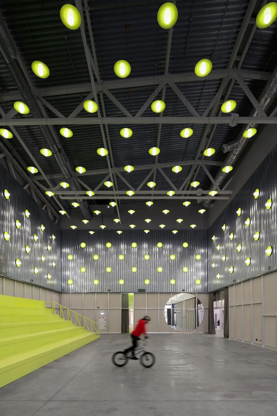 俄羅斯室內極限公園 Russia URAM Indoor Extreme Park／KOSMOS Architects + Legato Sports Architecture