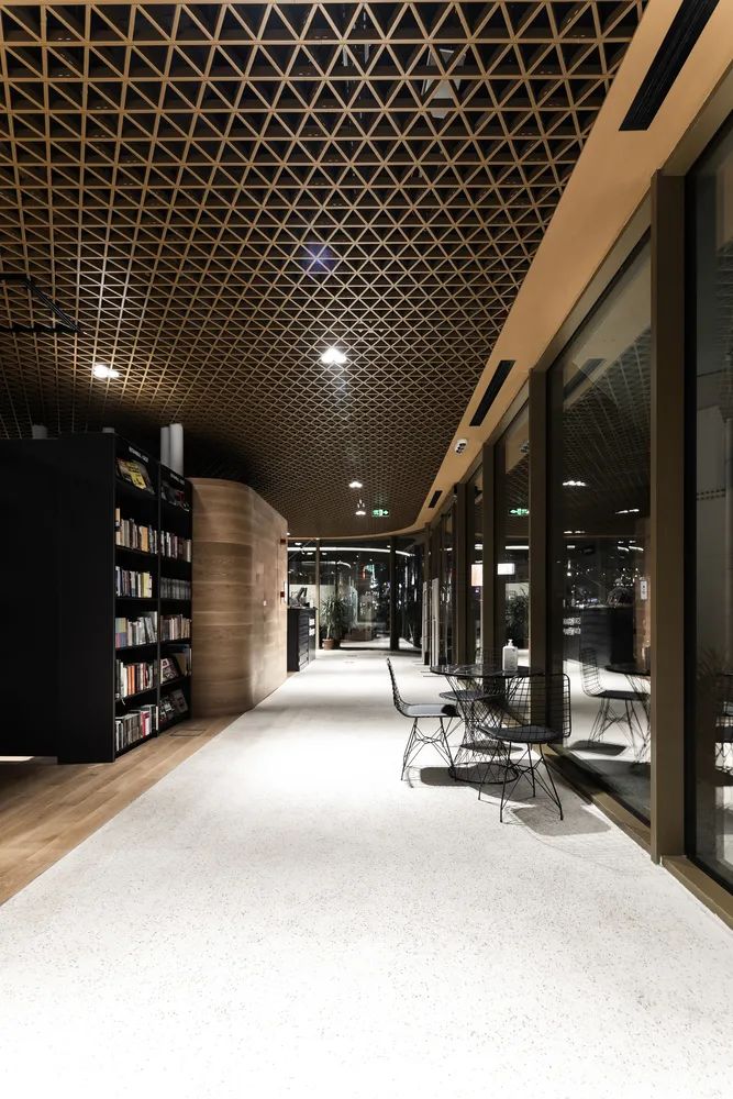 伊斯坦堡高架橋 Mecidiyekoy Art & Istanbul Bookstore／KAAT ARCHITETURE + URBAN & caps.office