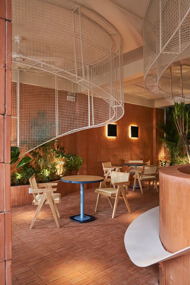 越南胡志明市兄弟咖啡烘焙館Anh Coffee Roastery 安氏咖啡烘焙坊／Red5studio