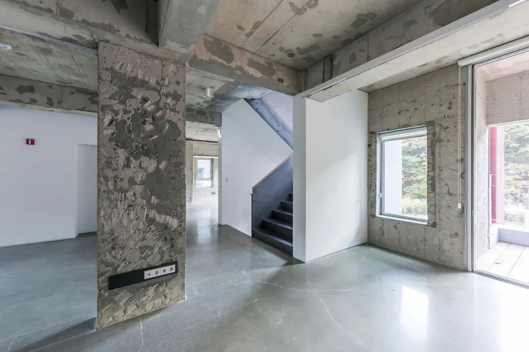 裸露的混凝圖牆面 exposed concrete wall 首爾金谷洞辦公室室內設計改造 Seoul Office interior design/BCHO Architects Associates