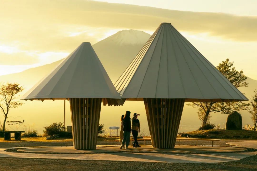 Mount Fuji Public Toilet  OATH HILL PARK 富士山公共廁所，誓いの丘公園／隈研吾 Kengo Kuma