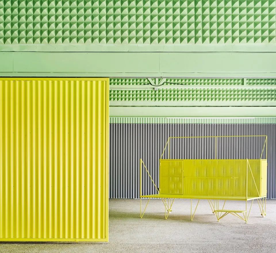 西班牙狗與人及其他物種訓練學校Educan School for Dogs, Humans and Other Species／Eeestudio + Lys Villalba