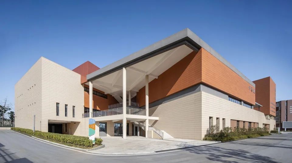 China School Campus Architecture Design 中國銅陵市十五中西湖校區及師範附小新校區／地平線建築設計