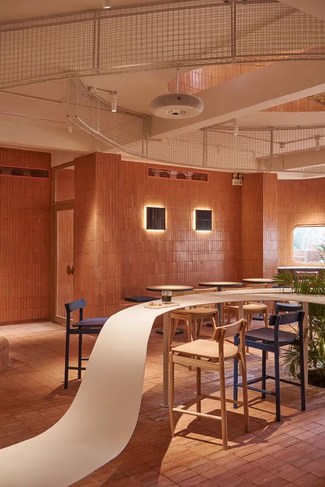 越南胡志明市兄弟咖啡烘焙館Anh Coffee Roastery 安氏咖啡烘焙坊／Red5studio