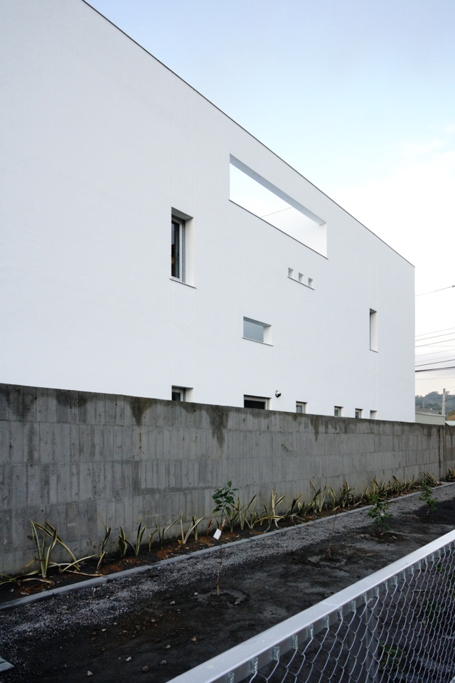 東南向立面 臺中私人住宅「繁櫻之庭」Taichung Taiwan Private House／一一建築＋粘晉榕建築師事務所