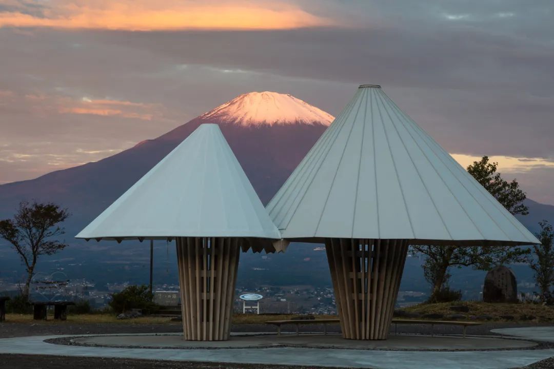 Mount Fuji Public Toilet  OATH HILL PARK 富士山公共廁所，誓いの丘公園／隈研吾 Kengo Kuma