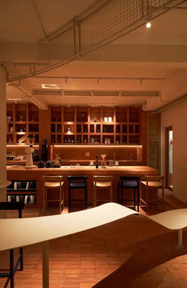 越南胡志明市兄弟咖啡烘焙館Anh Coffee Roastery 安氏咖啡烘焙坊/Red5studio
