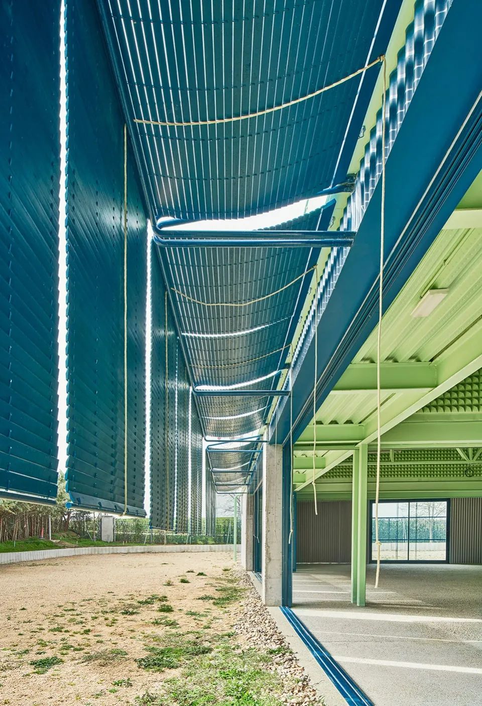 西班牙狗與人及其他物種訓練學校Educan School for Dogs, Humans and Other Species／Eeestudio + Lys Villalba