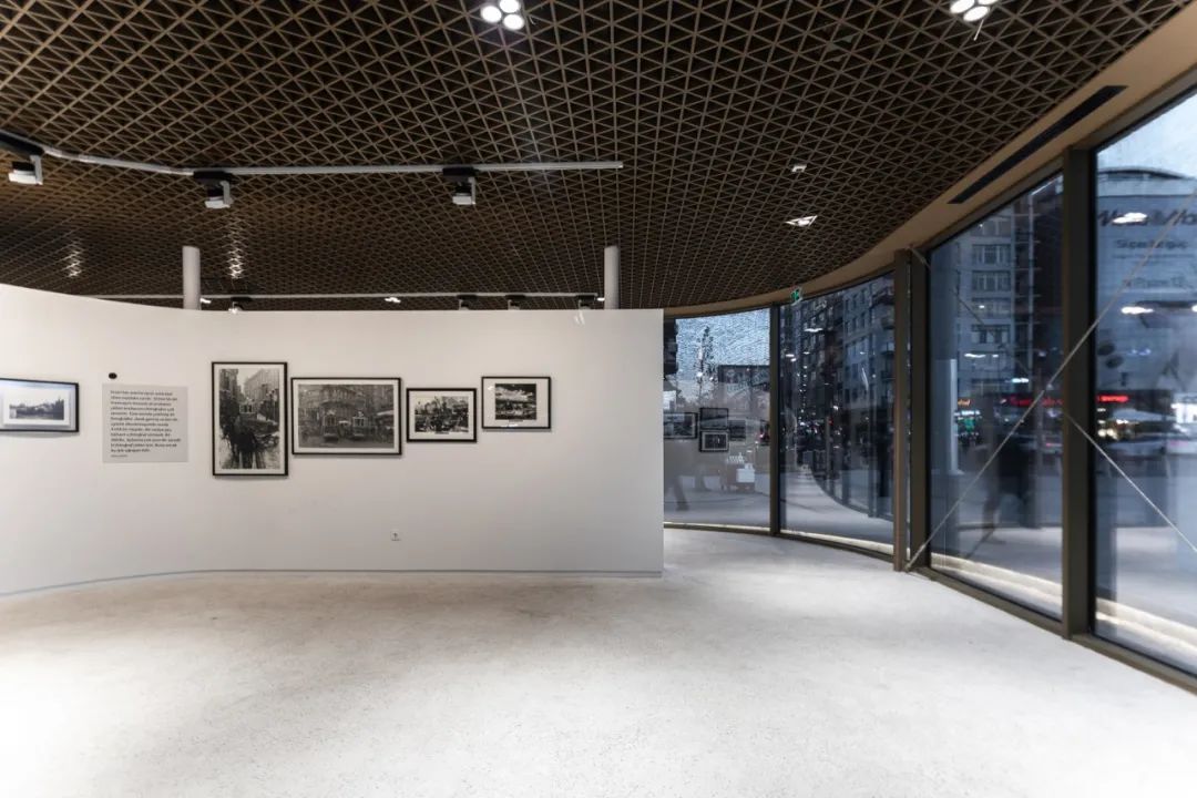 伊斯坦堡高架橋 Mecidiyekoy Art & Istanbul Bookstore／KAAT ARCHITETURE + URBAN & caps.office