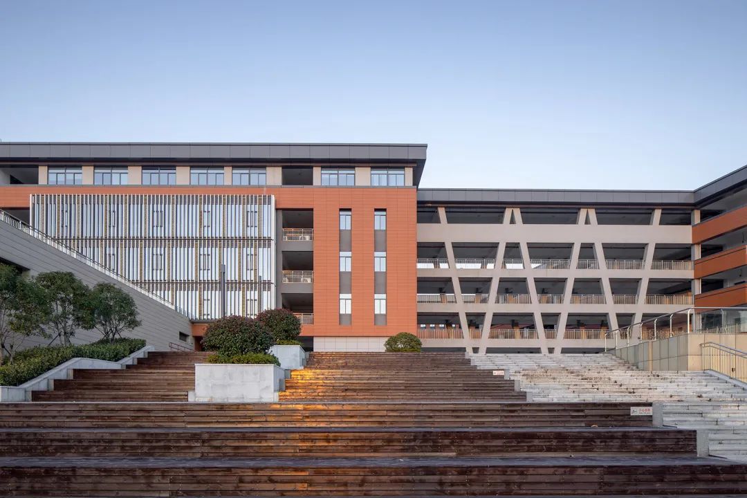 China School Campus Architecture Design 中國銅陵市十五中西湖校區及師範附小新校區／地平線建築設計