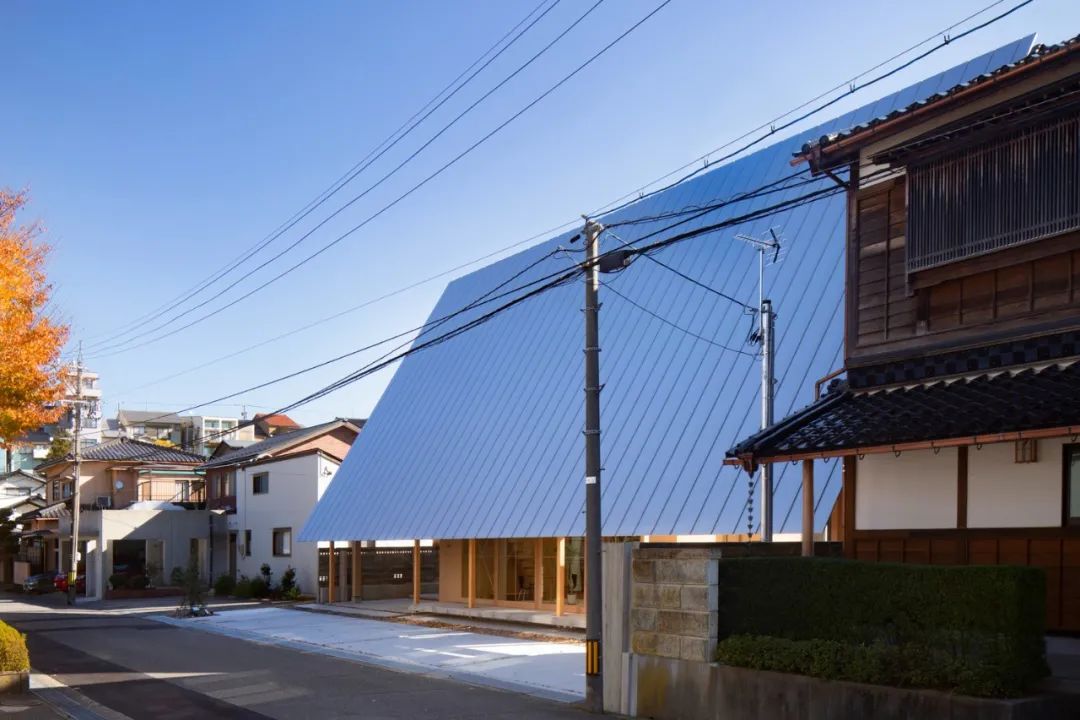 Japan House in Kanazawa日本金澤斜屋頂私人住宅／Shota Nakanishi Architects + Ohno Japan 大野博史、中西昭太建築師事務所