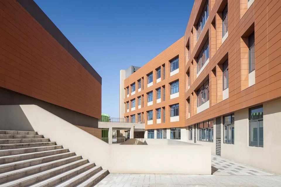 China School Campus Architecture Design 中國銅陵市十五中西湖校區及師範附小新校區／地平線建築設計