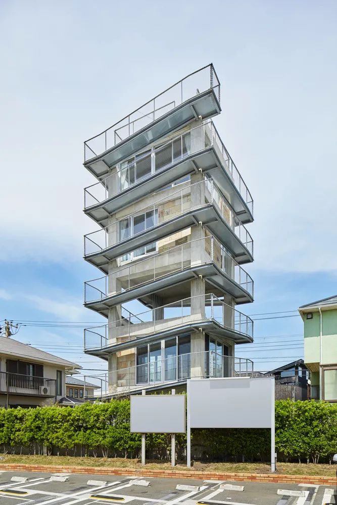 湘南海濱私人住宅KUGENUMA-Y Japan Ramp House/KANIUE 可児公一+植美雪
