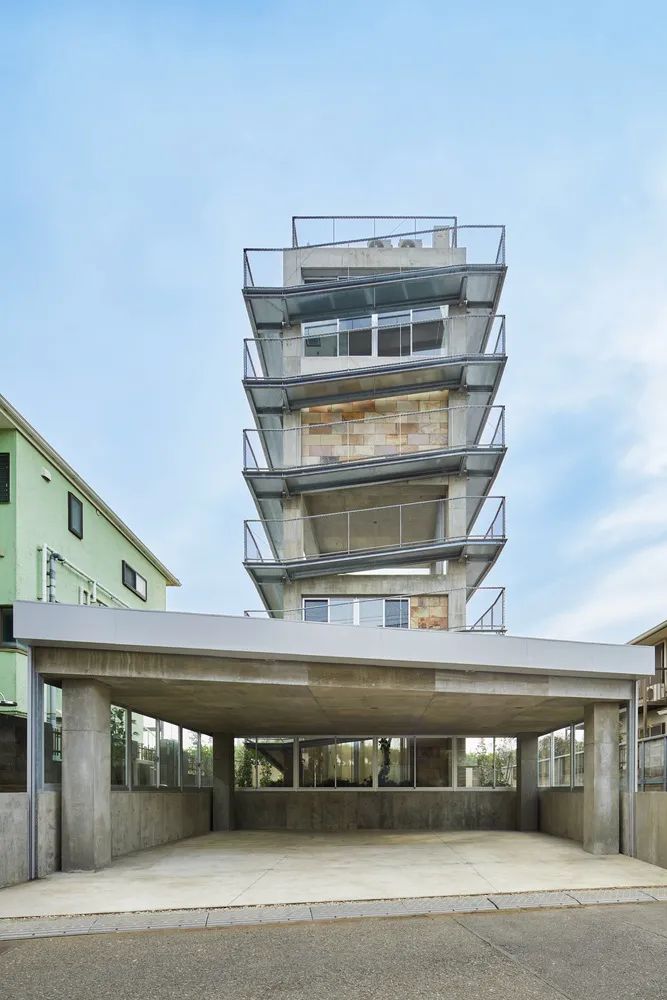 湘南海濱私人住宅KUGENUMA-Y Japan Ramp House／KANIUE 可児公一＋植美雪