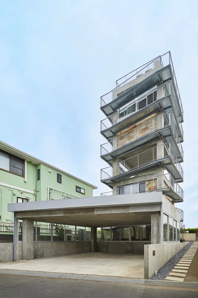 湘南海濱私人住宅KUGENUMA-Y Japan Ramp House／KANIUE 可児公一＋植美雪