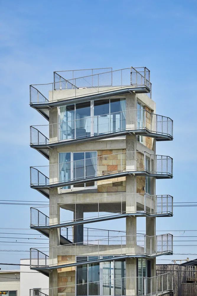 湘南海濱私人住宅KUGENUMA-Y Japan Ramp House／KANIUE 可児公一＋植美雪