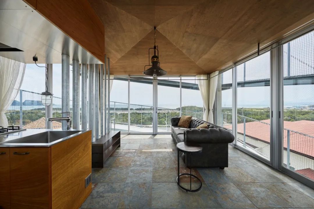 湘南海濱私人住宅KUGENUMA-Y Japan Ramp House／KANIUE 可児公一＋植美雪