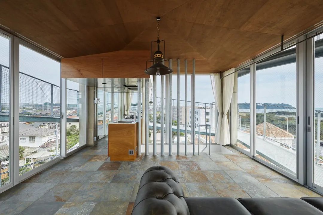 湘南海濱私人住宅KUGENUMA-Y Japan Ramp House／KANIUE 可児公一＋植美雪