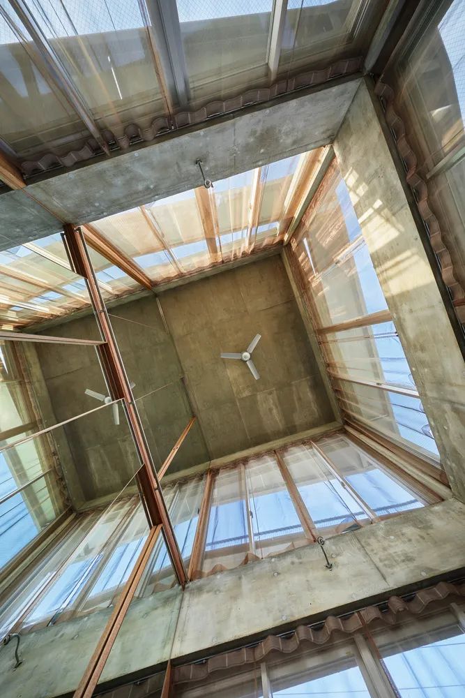 湘南海濱私人住宅KUGENUMA-Y Japan Ramp House／KANIUE 可児公一＋植美雪