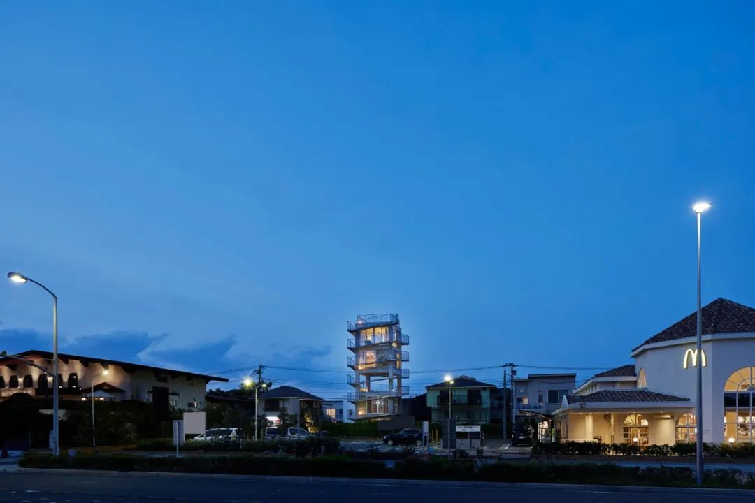 湘南海濱私人住宅KUGENUMA-Y Japan Ramp House／KANIUE 可児公一＋植美雪