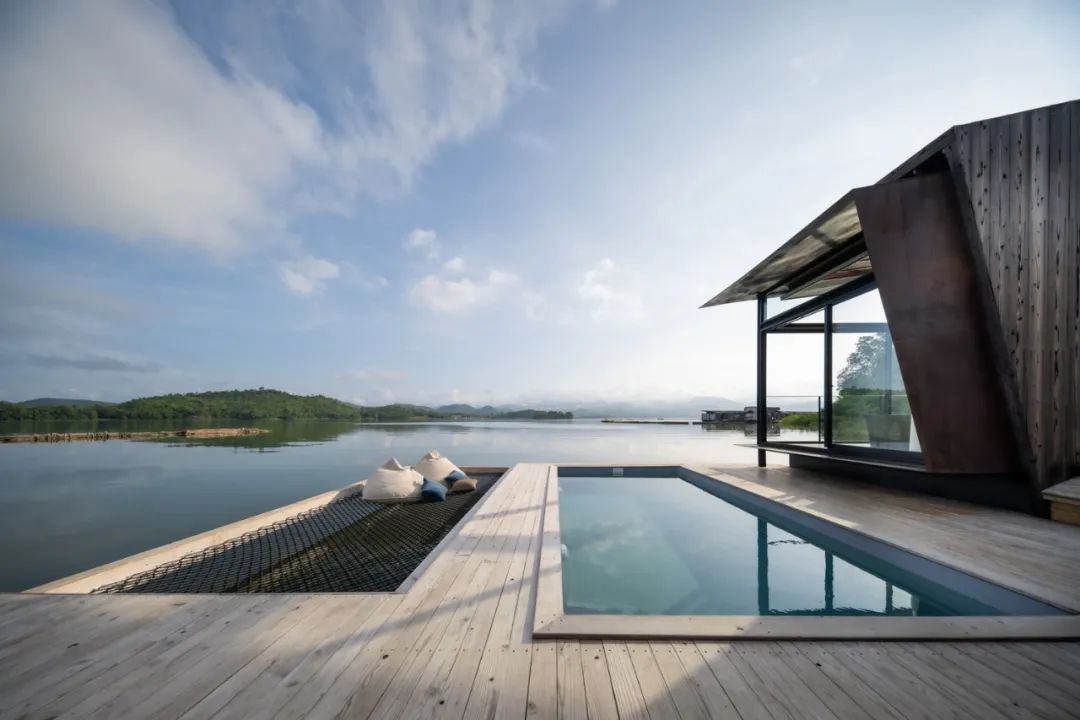 泰國水上竹筏度假小屋 Thailand raft house PLA2／Dersyn Studio