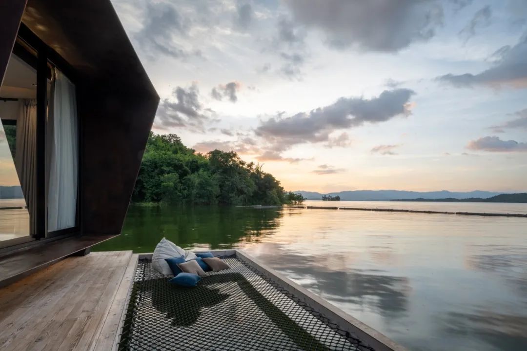 泰國水上竹筏度假小屋 Thailand raft house PLA2／Dersyn Studio
