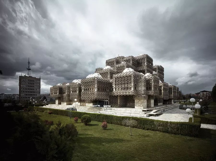 Andrija Mutnjaković. National and University Library of Kosovo. 1971–82. Prishtina, Kosovo. Exterior view. | © Valentin Jeck, commissioned by The Museum of Modern Art, 2016