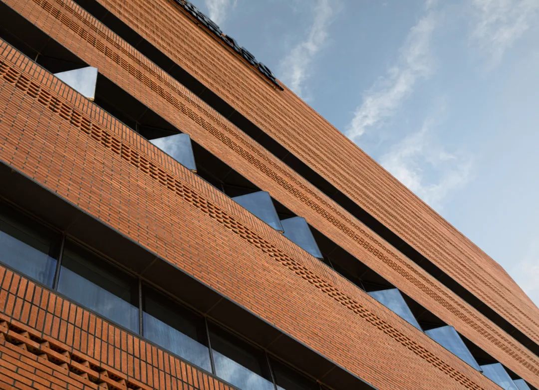 Beijing Old Buidling Renovation 北京舊藍潤大廈改造，成府路150號／URBANUS都市實踐