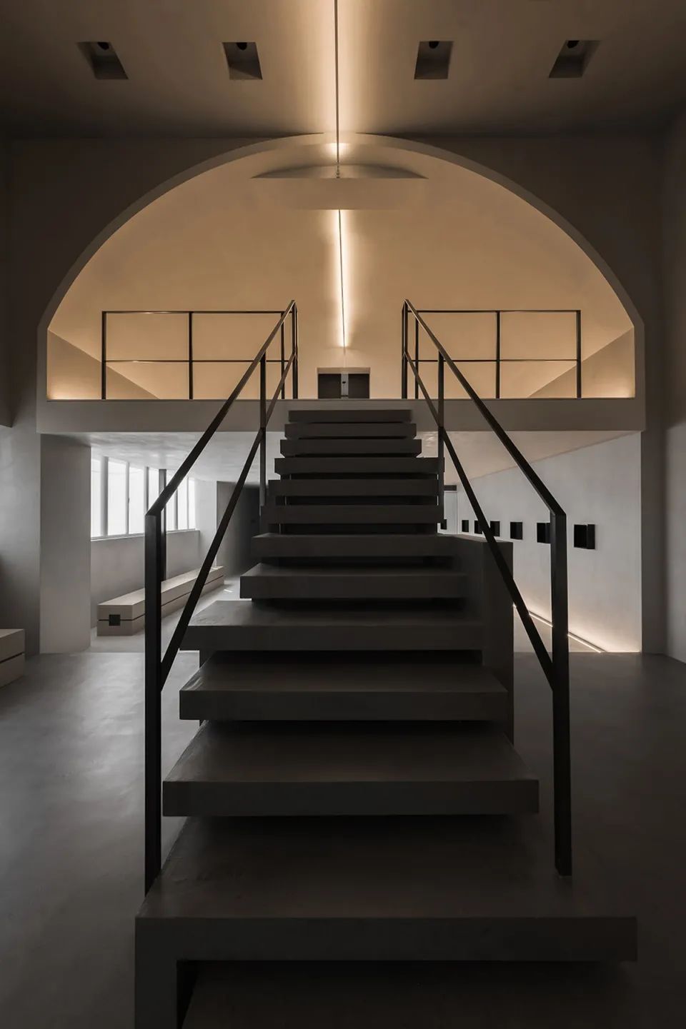 通往二樓的樓梯 上海panDOMO無界藝術館／FF DESIGN