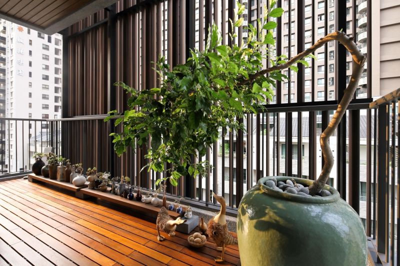 陽台；攝影：賴建作，高雄家族式集合住宅House O／張景堯建築師事務所