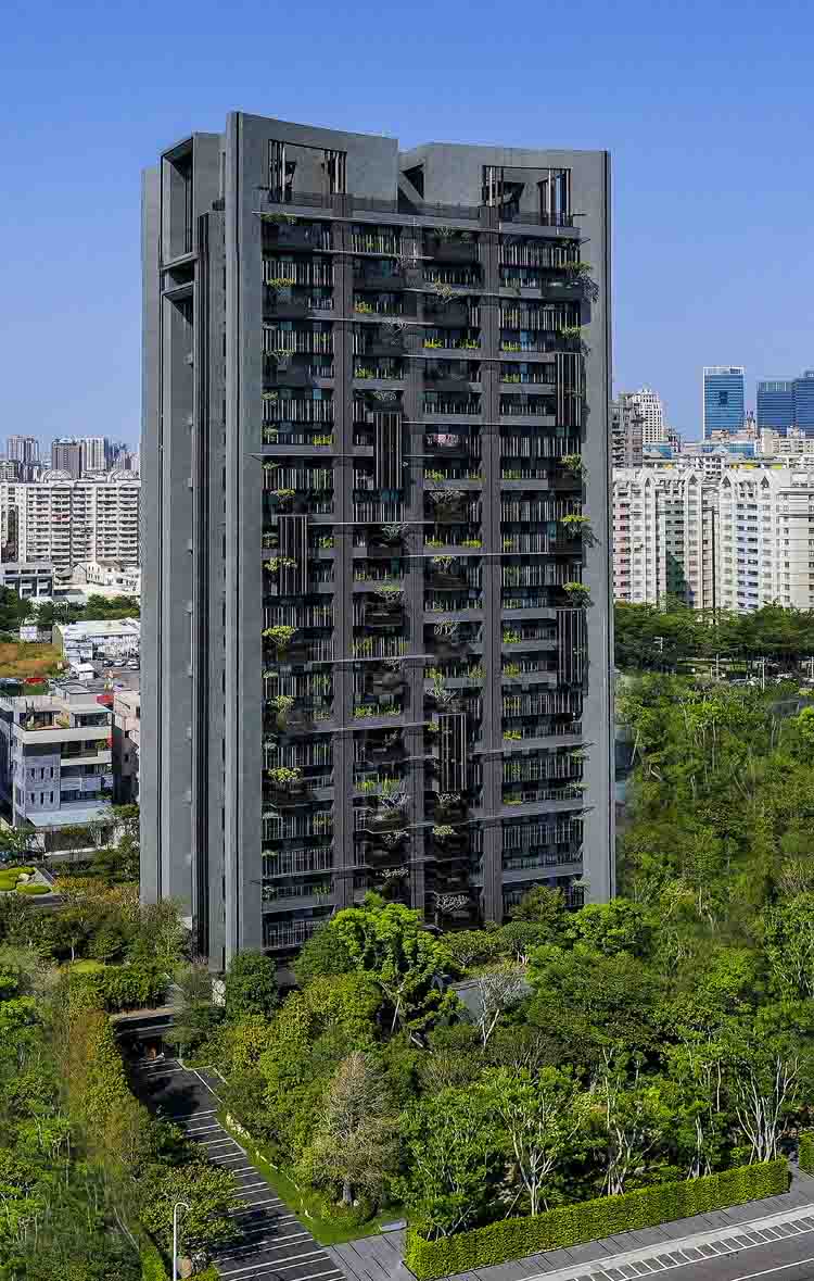 劉偉彥建築師以「深入老林」之詩畫為主題,將「惠宇大聚」編織成一幅立體畫卷