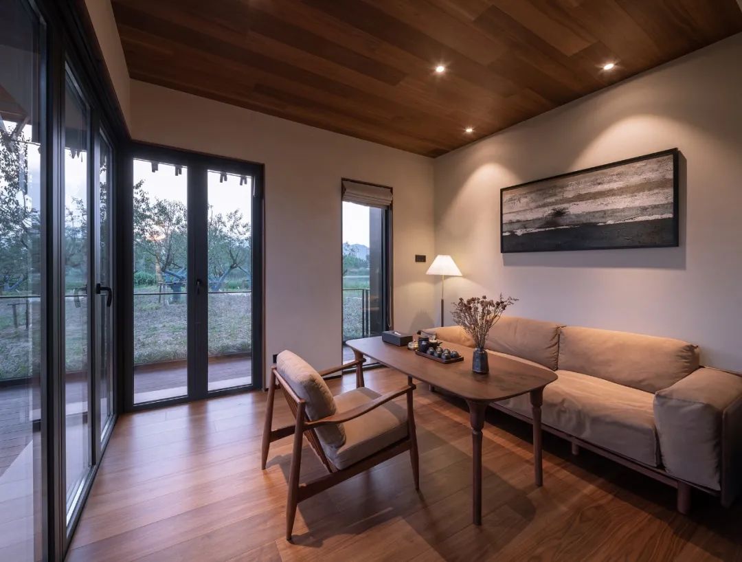 客廳空間場景 Living room Fuyang Yangbei Lake Wetland Ecological Hotel富陽陽陂湖濕地生態酒店/尌林建築設計事務所