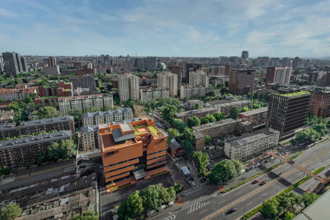 Beijing Old Buidling Renovation 北京舊藍潤大廈改造，成府路150號／URBANUS都市實踐
