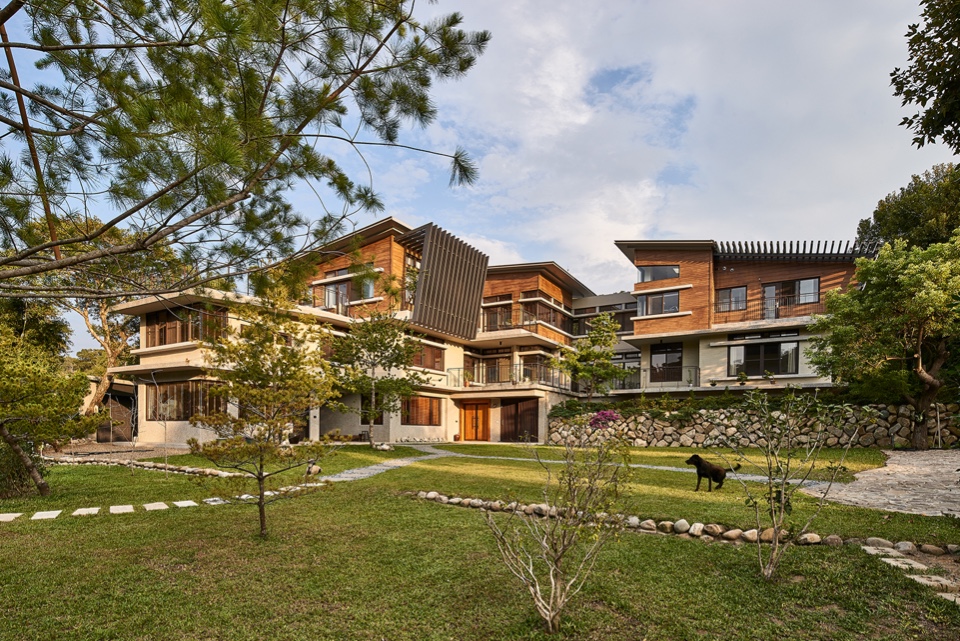 景觀庭園及建築外觀,新竹私人住宅 山居·三居/上滕聯合建築師事務所
