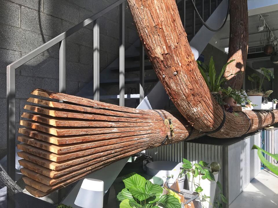 中興工廠α σ 在城市街角彎了兩棵森林樹，請坐、請進／曲墨建築師事務所