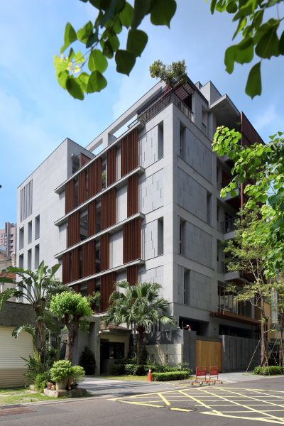 建築外觀;攝影:賴建作,高雄家族式集合住宅House O/張景堯建築師事務所