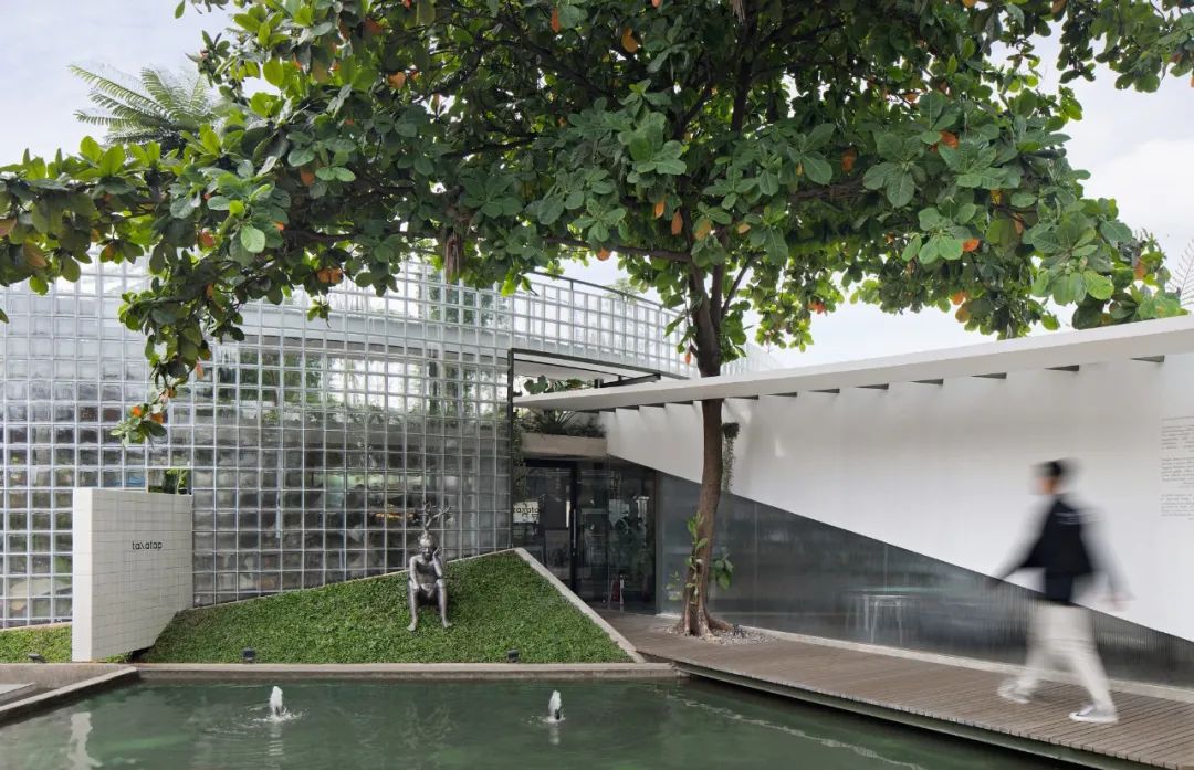 雅加達環形咖啡店 Jakarta Tanatap Coffee Ampera／Research Artistic Design + architecture