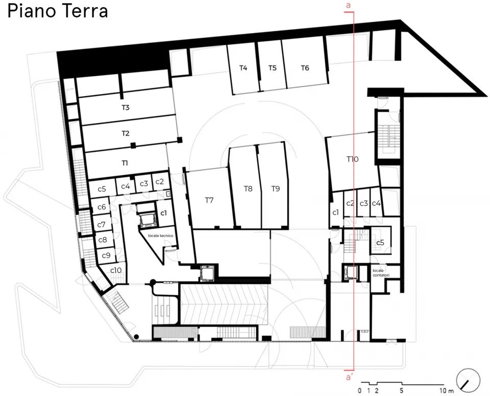 一樓平面圖 Plan 義大利都靈街角集合住宅Casa su palafitta Lomellina／+Studio Architetti