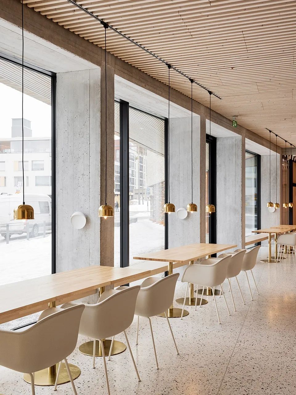咖啡廳 赫爾辛基教堂與集合住宅 Helsinki Tikkurila Church and Housing／OOPEAA