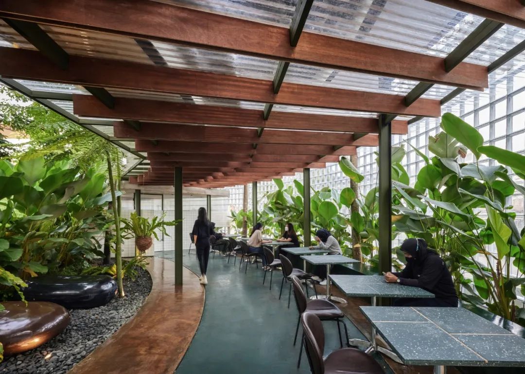 雅加達環形咖啡店 Jakarta Tanatap Coffee Ampera／Research Artistic Design + architecture
