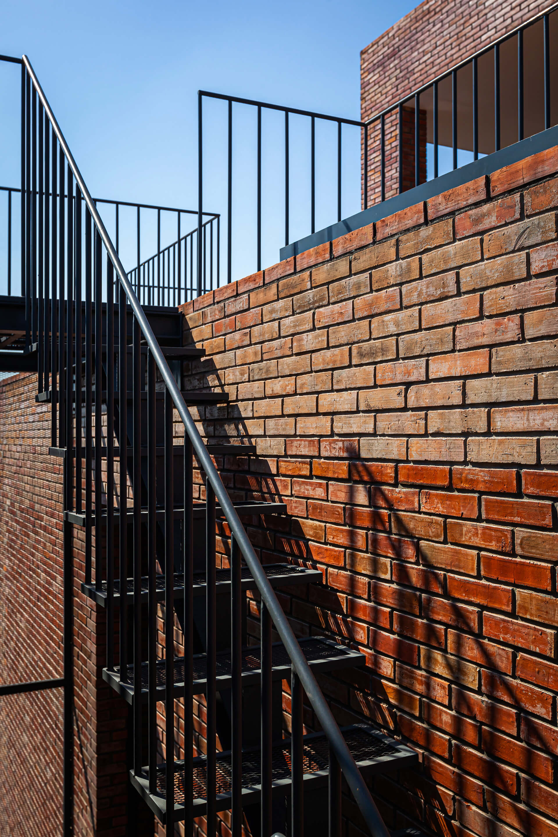 曼谷叻拋路高磚屋磚造私人住宅 Bangkok Lat Phrao Bricks House／Studio Miti